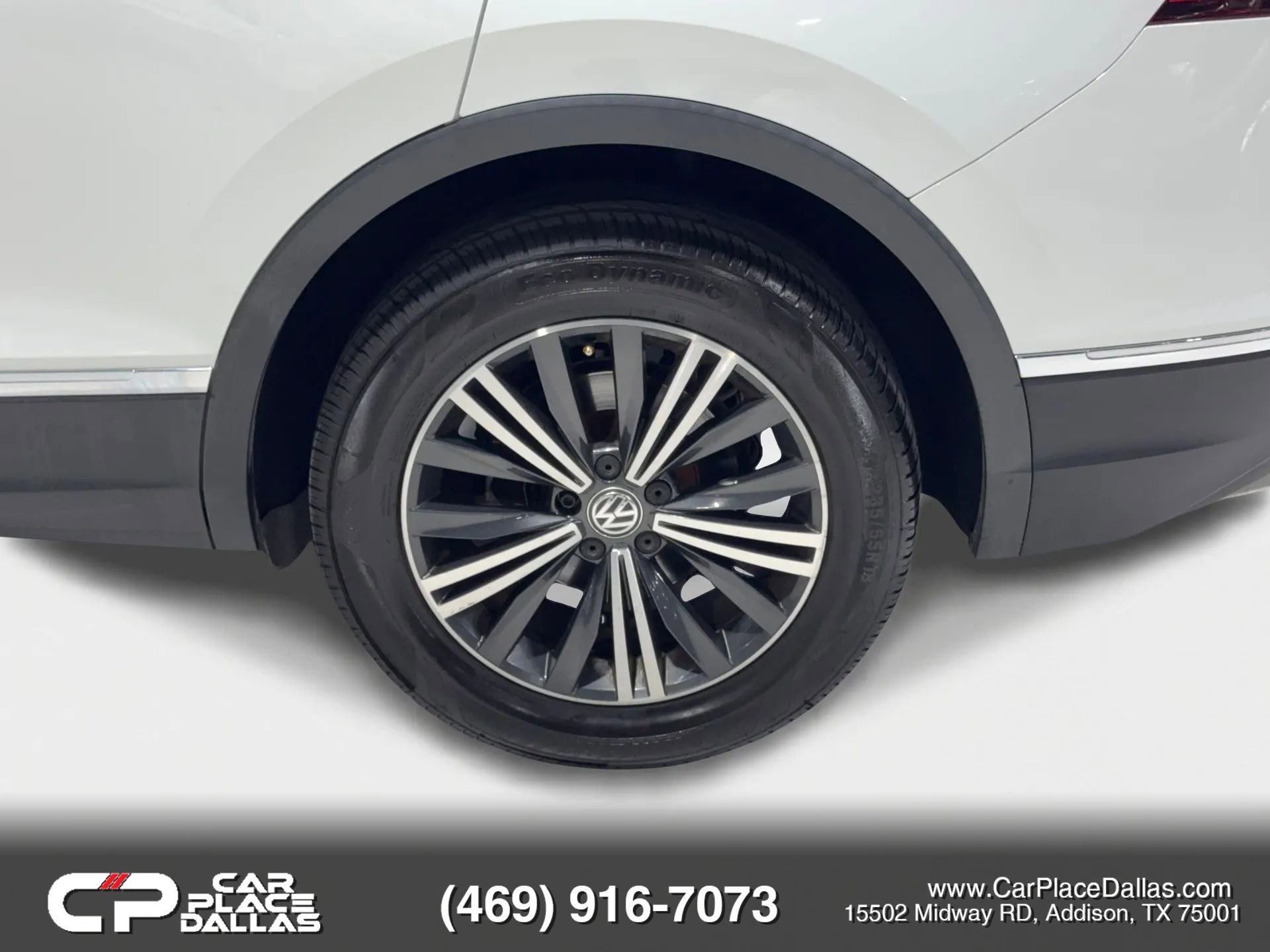 Used 2018 Volkswagen Tiguan SEL image 38