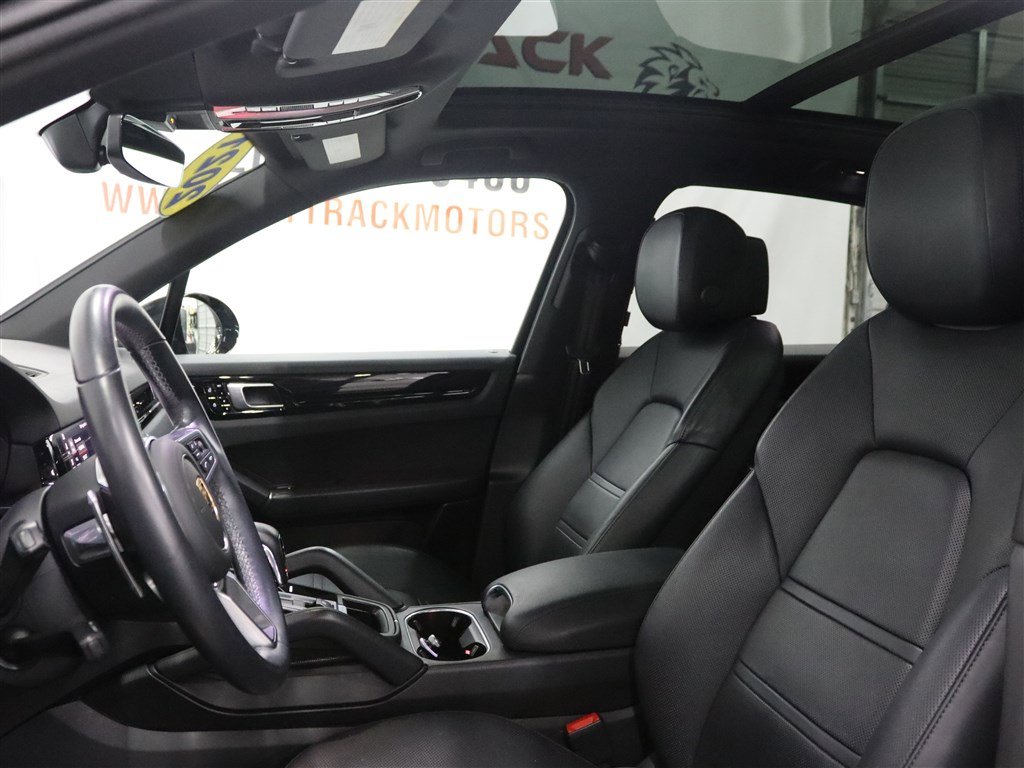 Used 2021 Porsche Cayenne AWD/4WD image 12