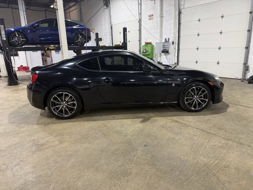 Used 2017 Toyota 86 image 7