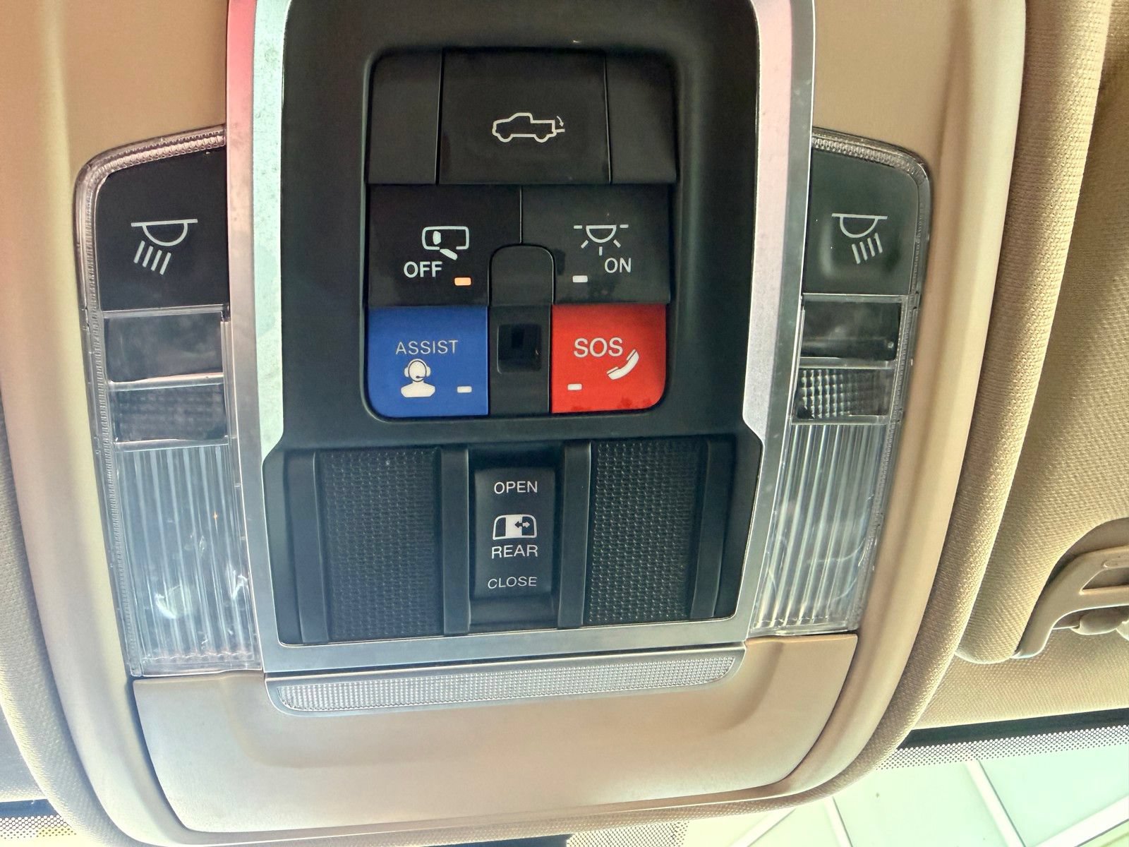 Used 2021 RAM 3500 Laramie AWD/4WD image 15
