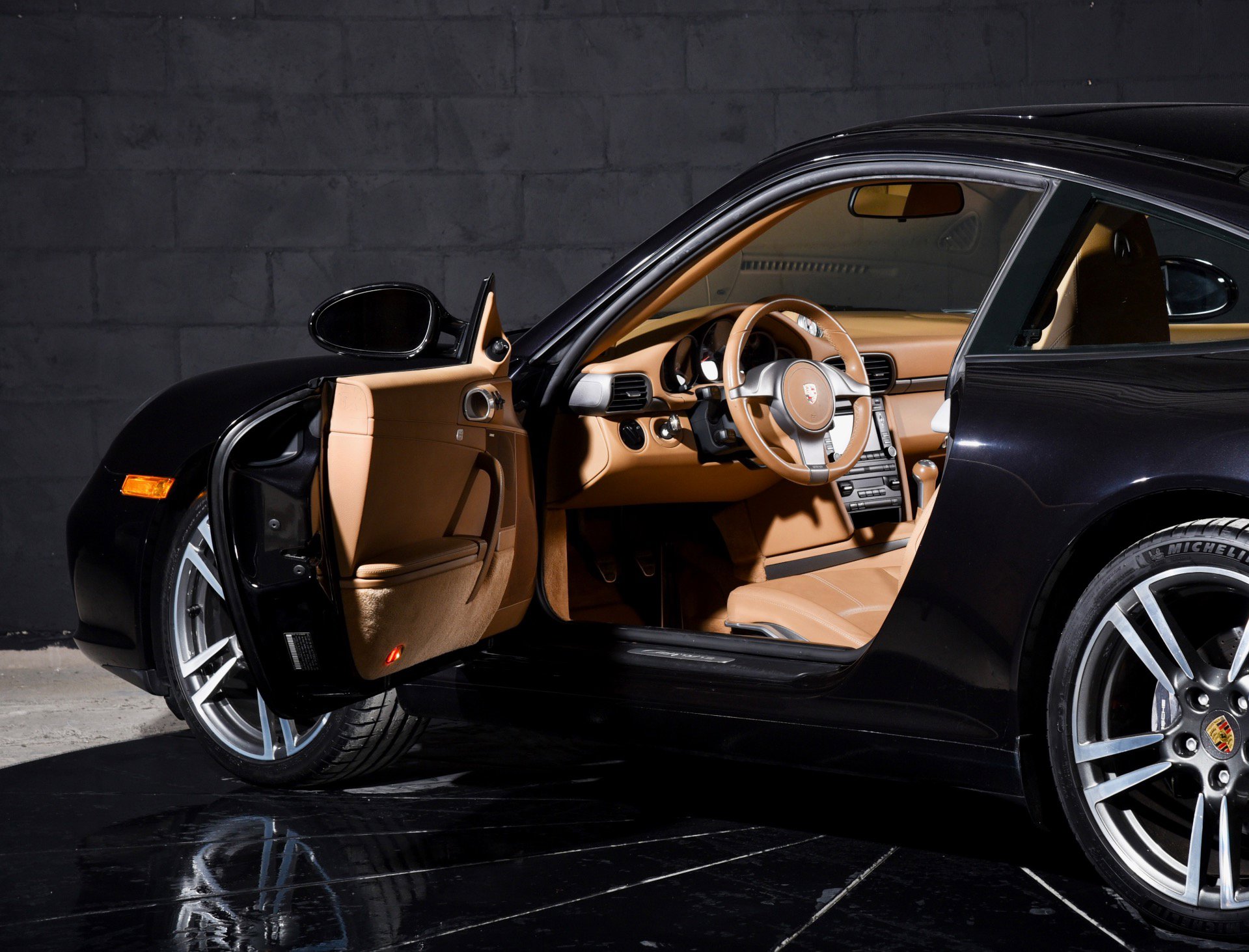 Used 2010 Porsche 911 Carrera RWD image 12