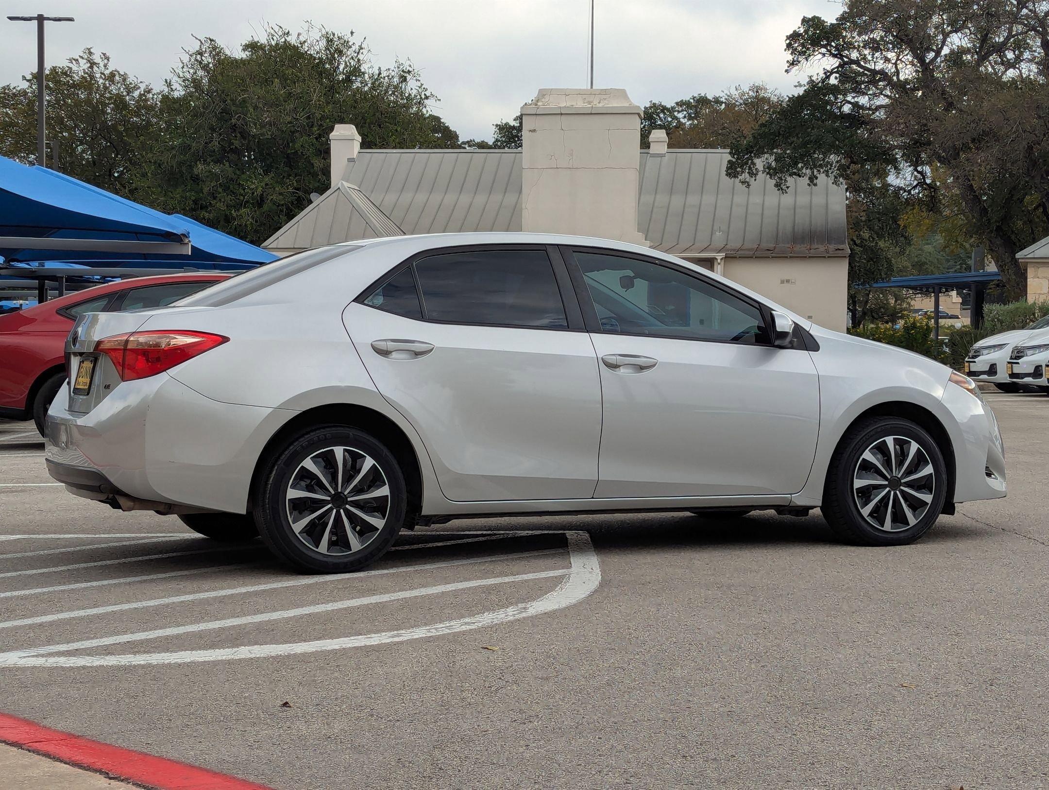 Used 2018 Toyota Corolla L image 4
