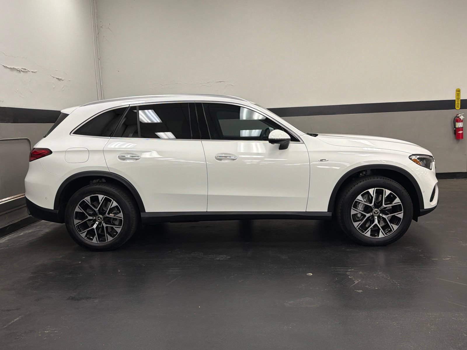 Certified 2025 Mercedes-Benz GLC 350e 4MATIC image 3