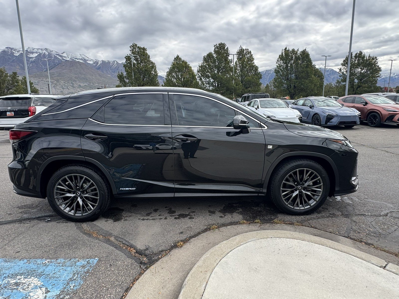 Used 2020 Lexus RX 450h F Sport w/ Accessory Package AWD/4WD image 8