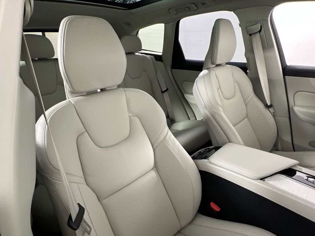 New 2026 Volvo XC60 B5 Ultra w/ Protection Package Premier image 24