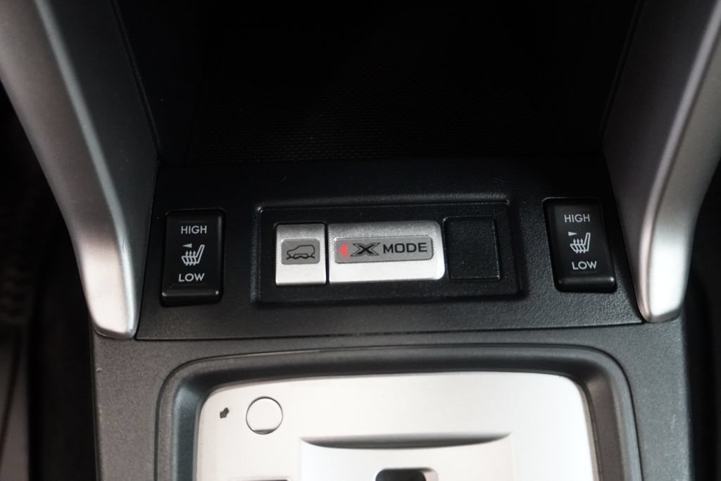 Used 2016 Subaru Forester 2.5i Limited AWD/4WD image 8