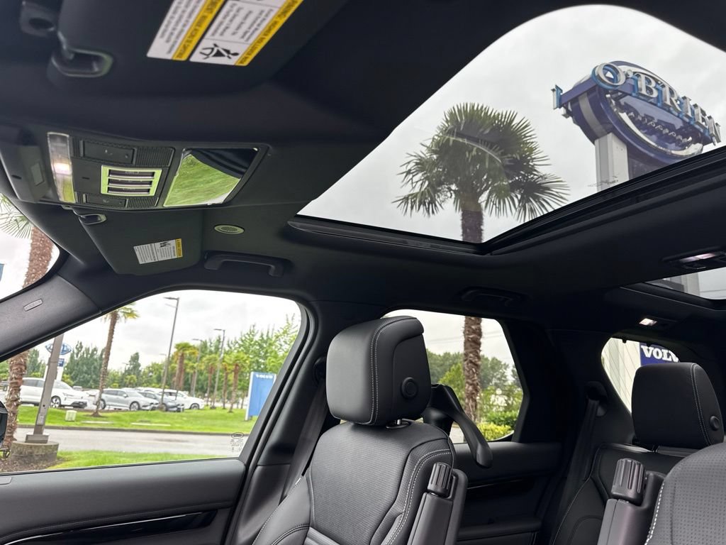 New 2026 Land Rover Discovery S AWD/4WD image 14