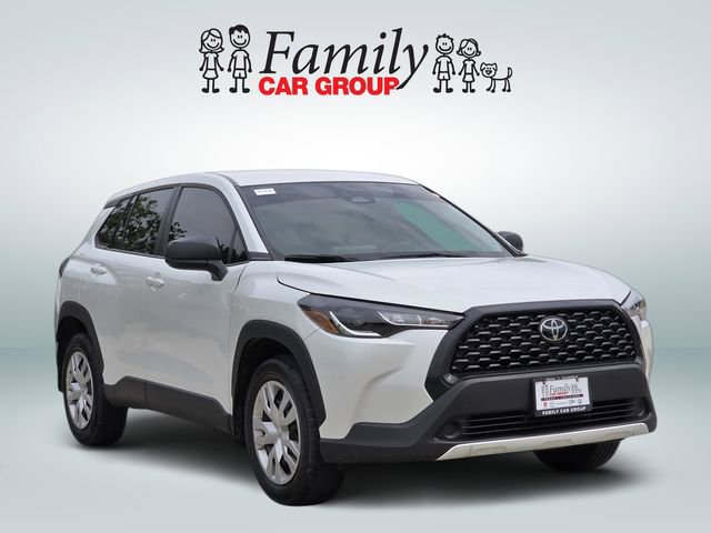 Used 2025 Toyota Corolla Cross L FWD image 2