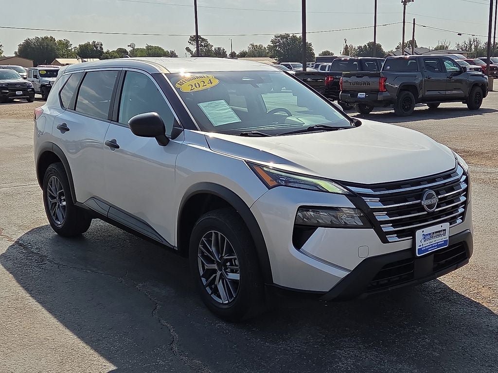 Used 2024 Nissan Rogue S AWD/4WD image 7