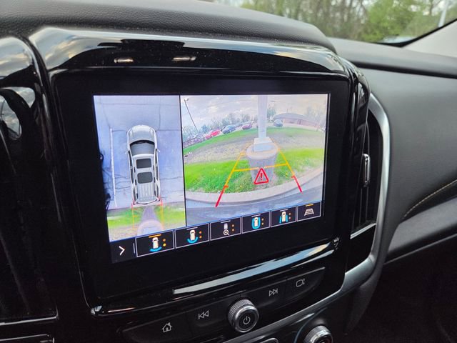 Used 2021 Chevrolet Traverse LT w/ LT Premium Package image 13