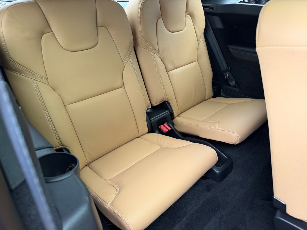 Used 2024 Volvo XC90 T8 Ultimate w/ Lounge Package AWD/4WD image 9