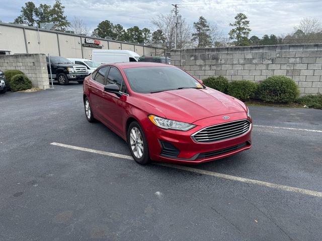 Used 2020 Ford Fusion SE image 2