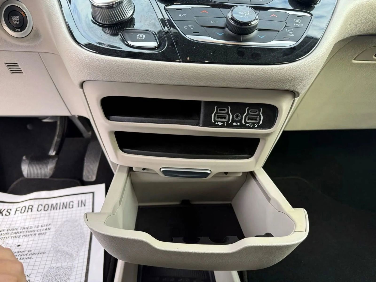 Used 2023 Chrysler Voyager LX image 30