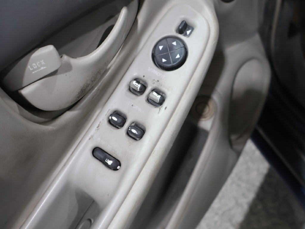 Used 2004 Oldsmobile Alero GLS w/ Sun And Sound Package FWD image 19