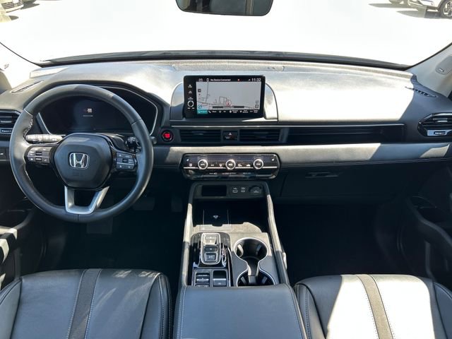 Used 2025 Honda Pilot Touring image 17