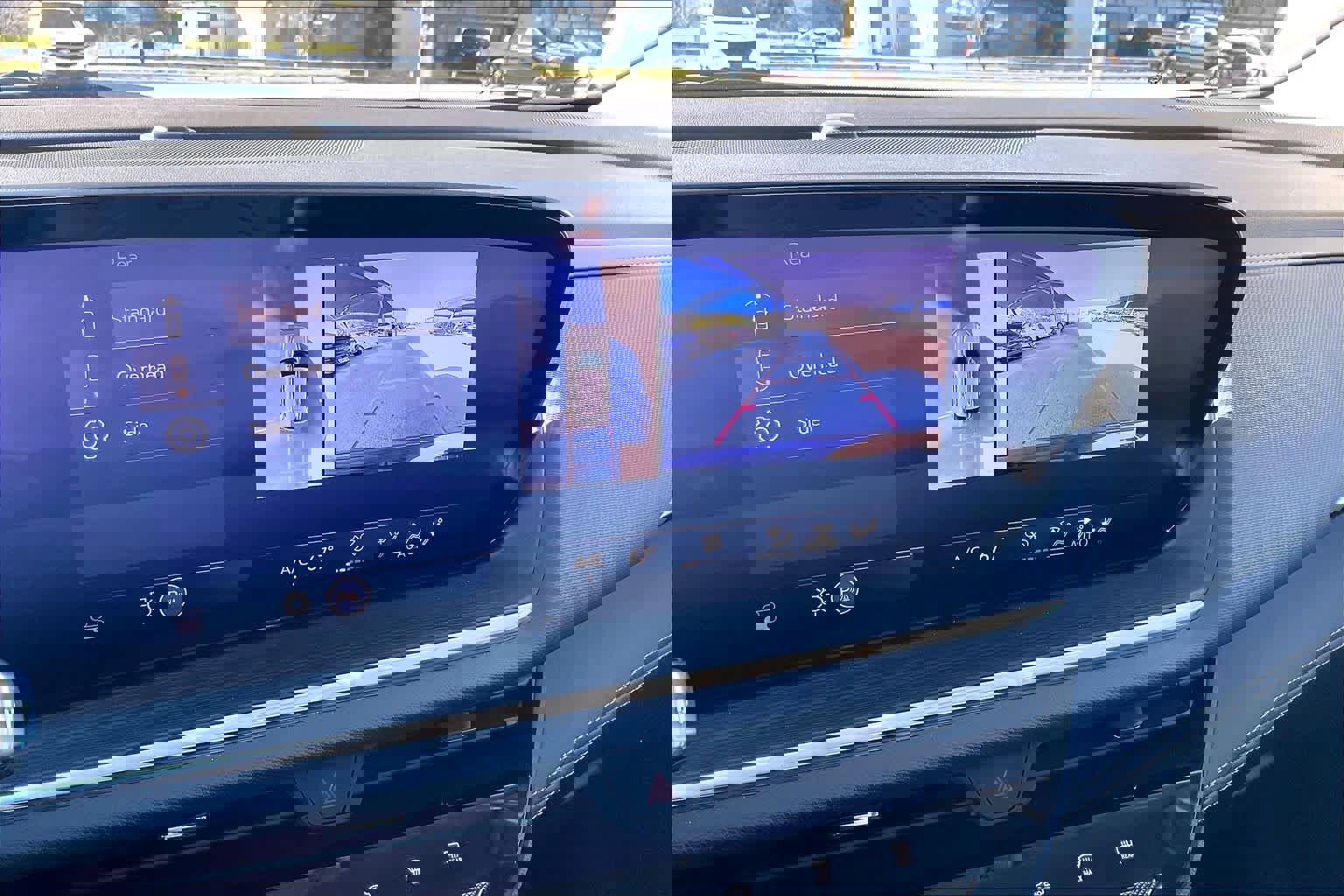 Used 2025 Buick Envision Preferred image 26