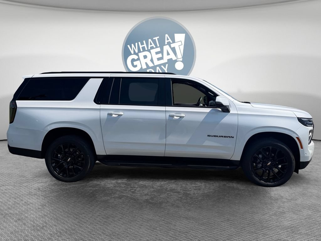 Used 2025 Chevrolet Suburban RST w/ Comfort Package AWD/4WD image 2
