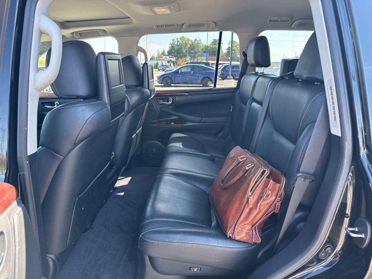 Used 2015 Lexus LX 570 4WD image 14