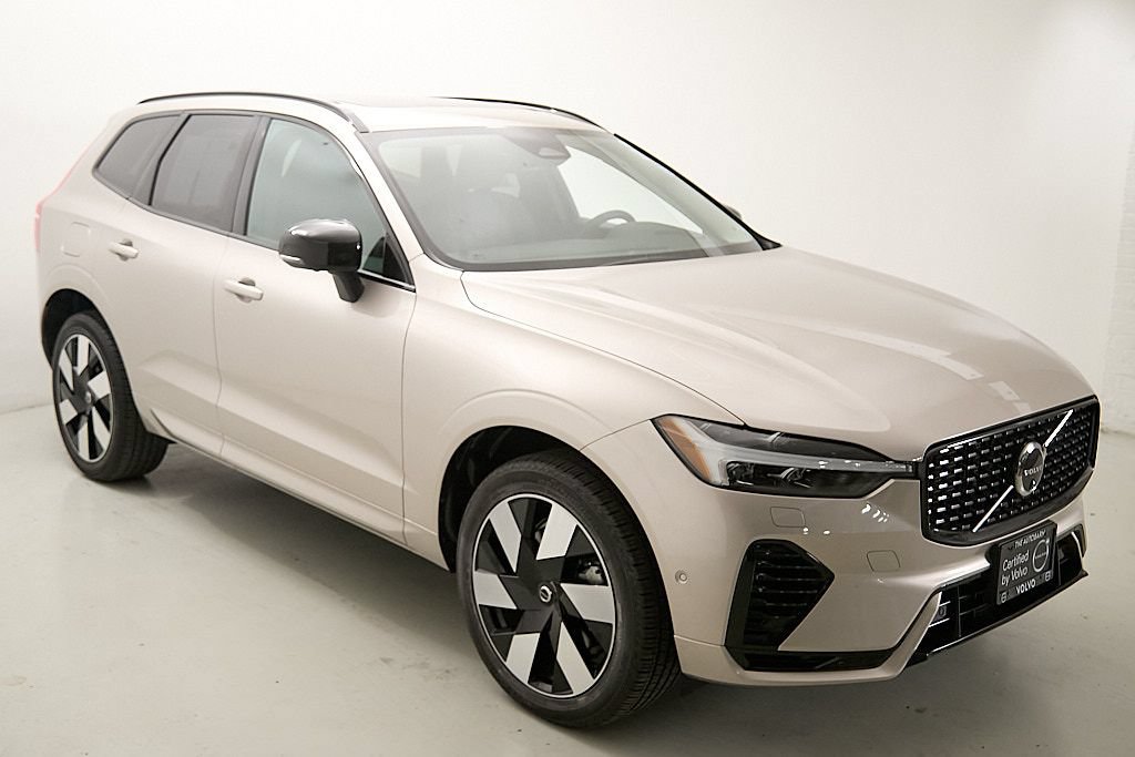 Certified 2025 Volvo XC60 T8 Plus w/ Protection Package Premier AWD/4WD image 6