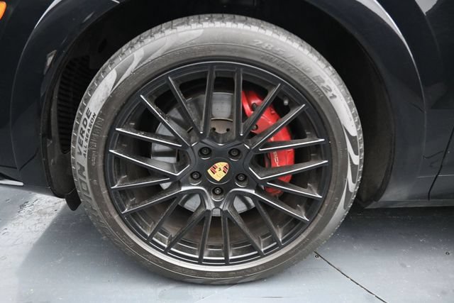 Used 2023 Porsche Cayenne GTS AWD/4WD image 10