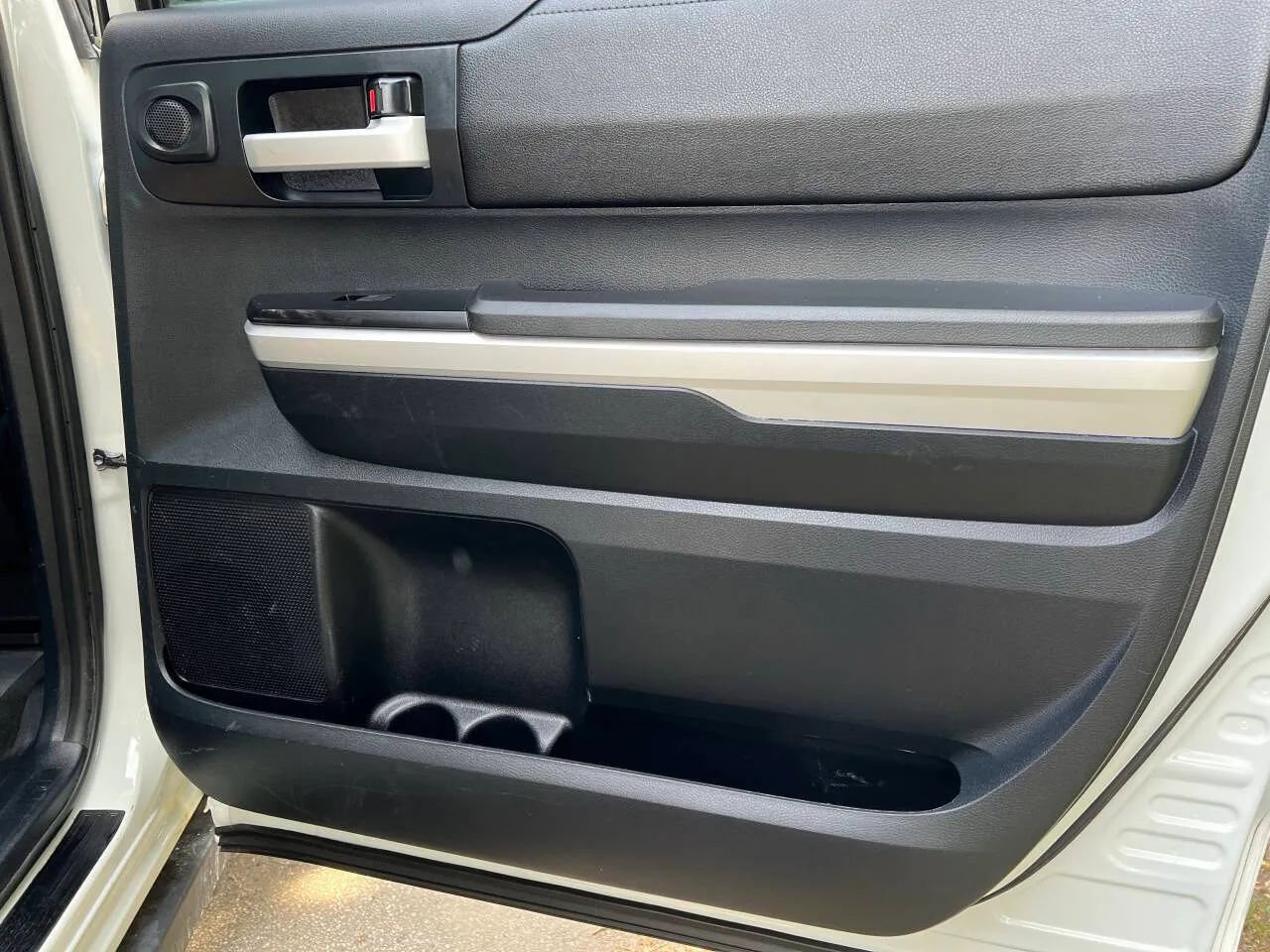 Used 2015 Toyota Tundra SR5 w/ SR5 Upgrade Package image 16