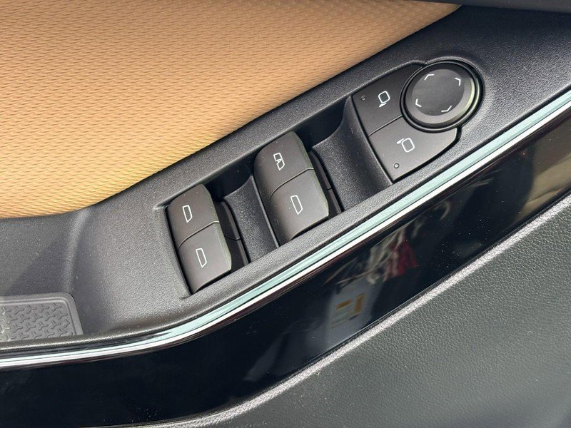 New 2026 Chevrolet Equinox ACTIV image 11