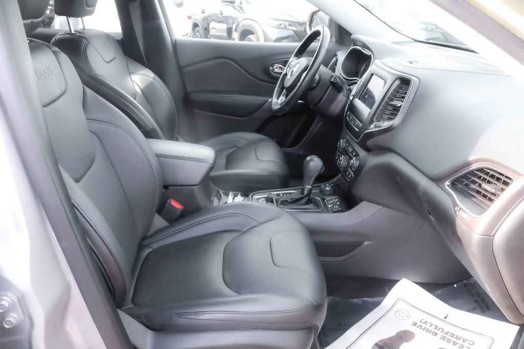Used 2020 Jeep Cherokee Latitude Lux w/ Comfort/Convenience Group image 34