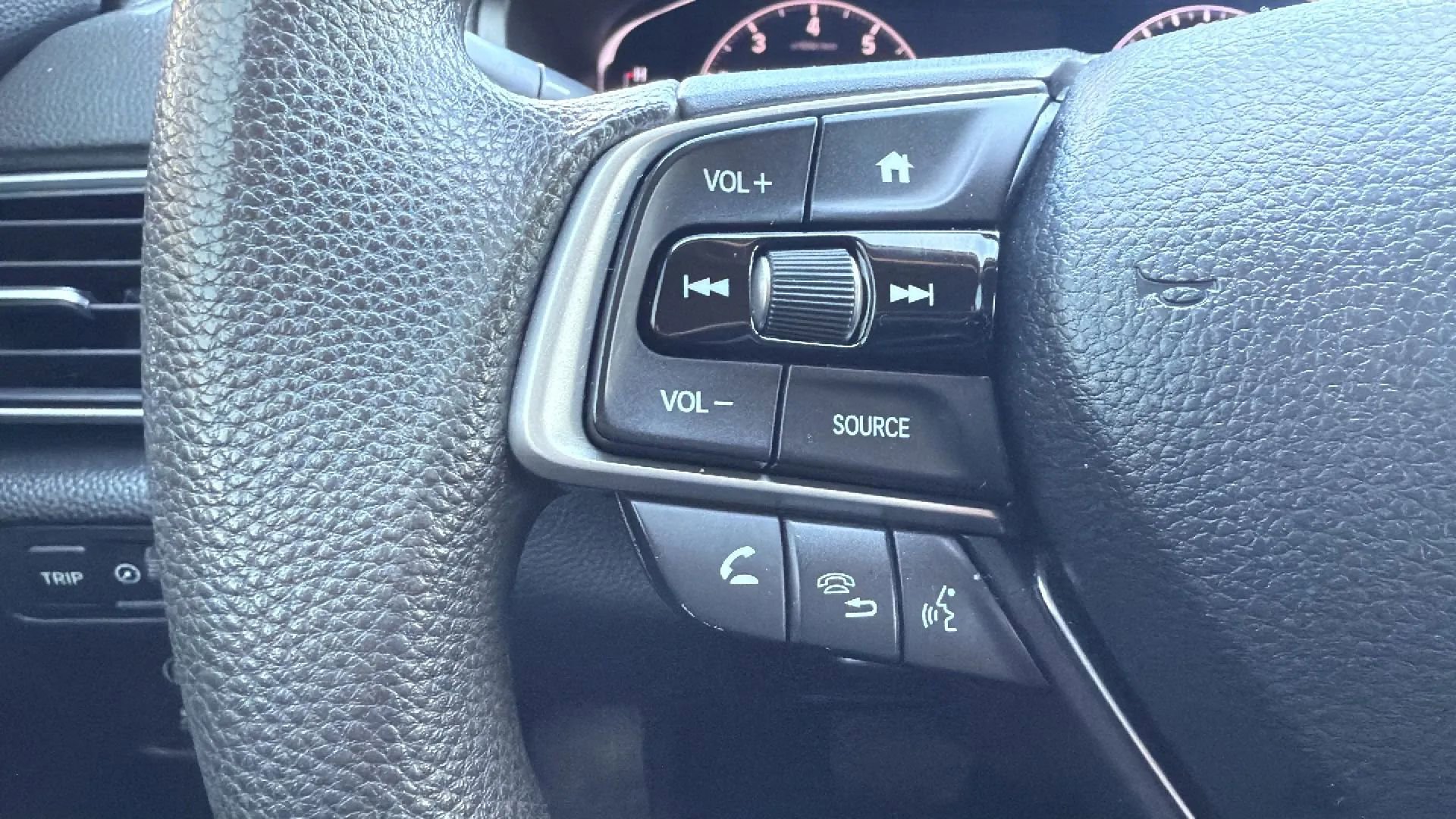Used 2019 Honda Accord LX image 10