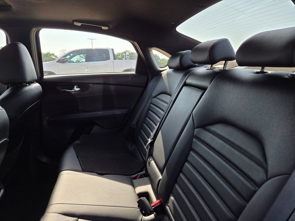 Used 2024 Kia Forte GT-Line w/ GT-Line Premium Package FWD image 11