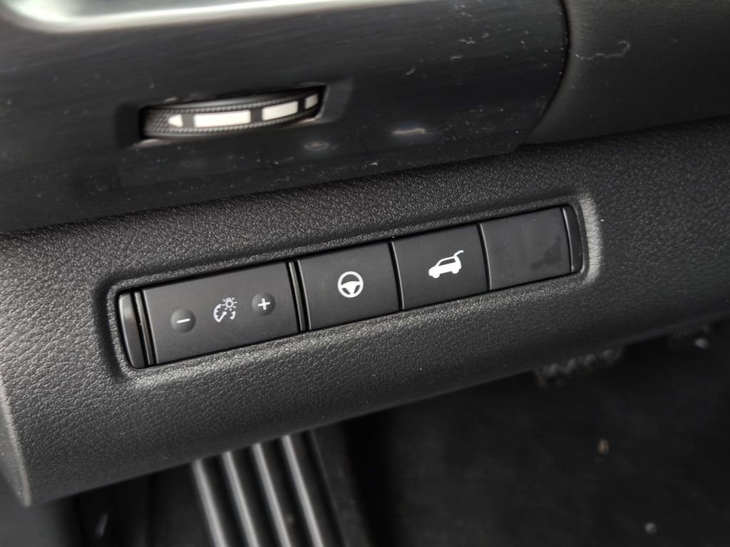 New 2026 Nissan Pathfinder SL image 19