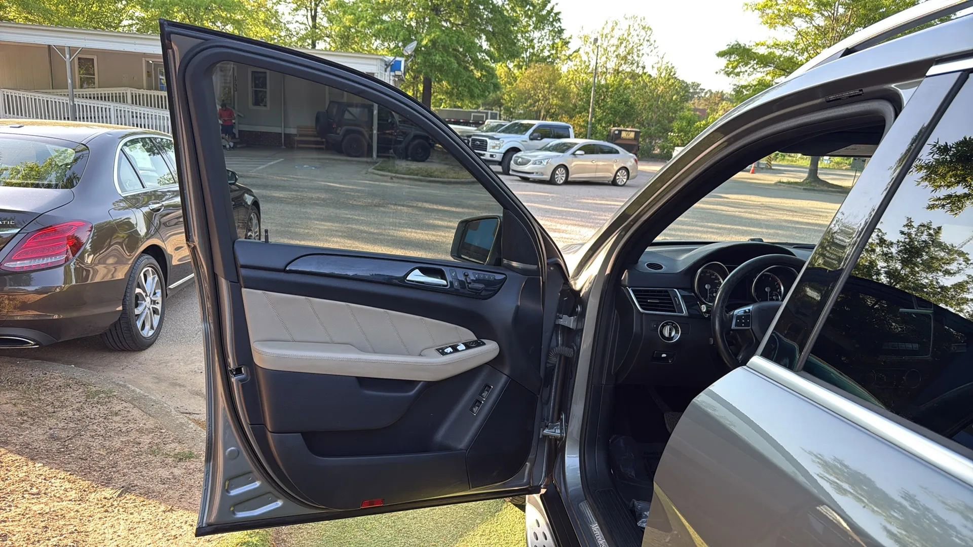 Used 2015 Mercedes-Benz GL 450 4MATIC image 14