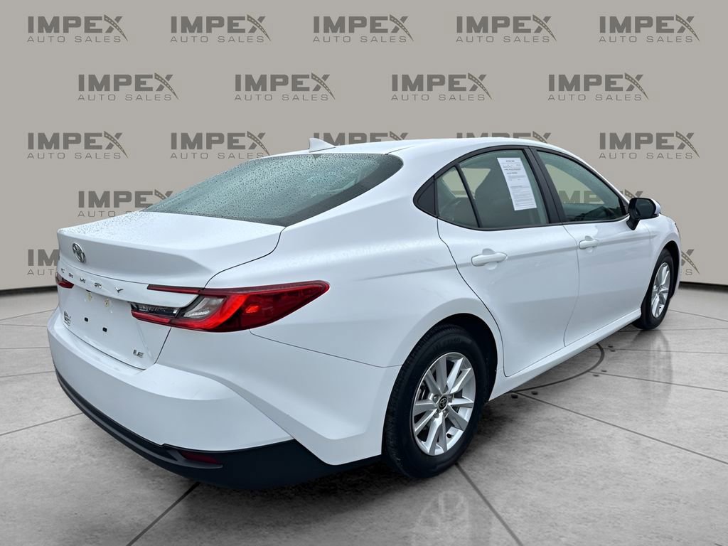 Used 2025 Toyota Camry LE FWD image 5