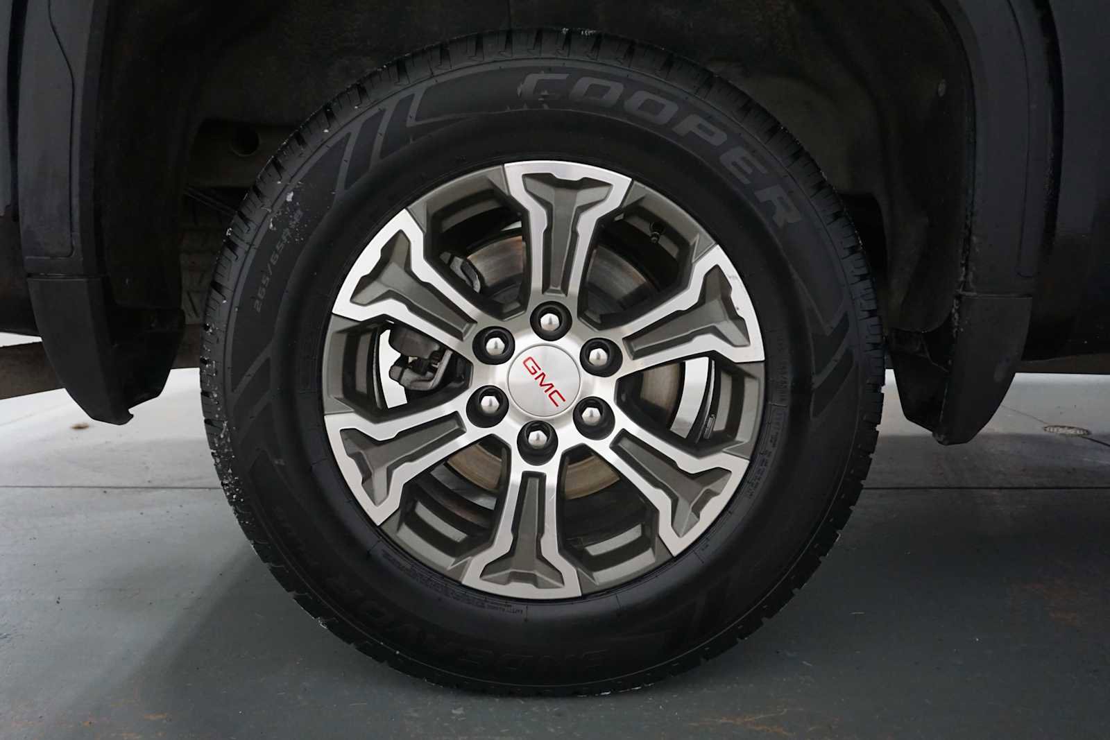 Certified 2025 GMC Sierra 1500 SLT image 10