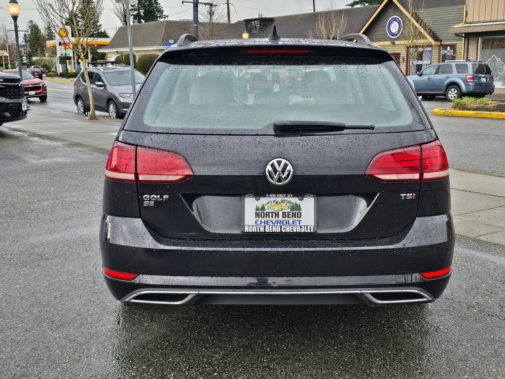 Used 2018 Volkswagen Golf SE image 6