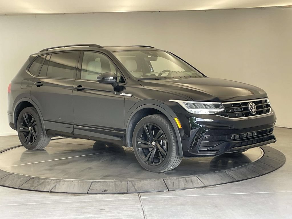 Used 2024 Volkswagen Tiguan SE R-Line AWD/4WD image 9