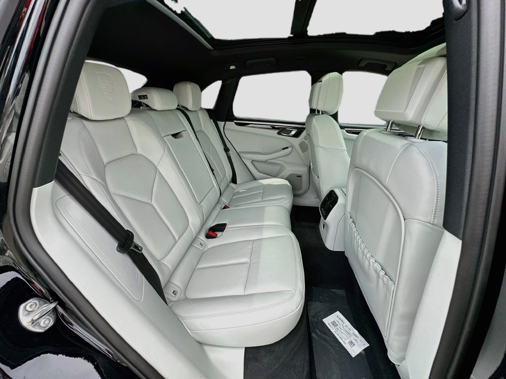 New 2026 Porsche Macan AWD/4WD image 28