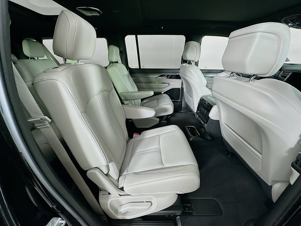 New 2026 Jeep Grand Wagoneer L Limited w/ Premium Group II AWD/4WD image 37