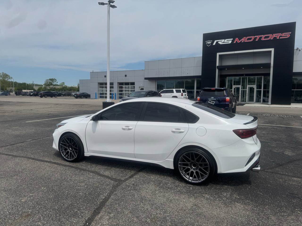 Used 2022 Kia Forte GT FWD image 3
