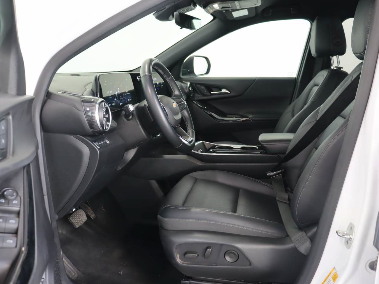 Certified 2025 Chevrolet Equinox LT w/ Convenience Package II AWD/4WD image 8