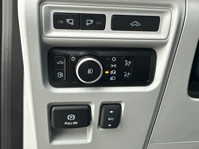 Used 2023 Ford F150 Limited image 28