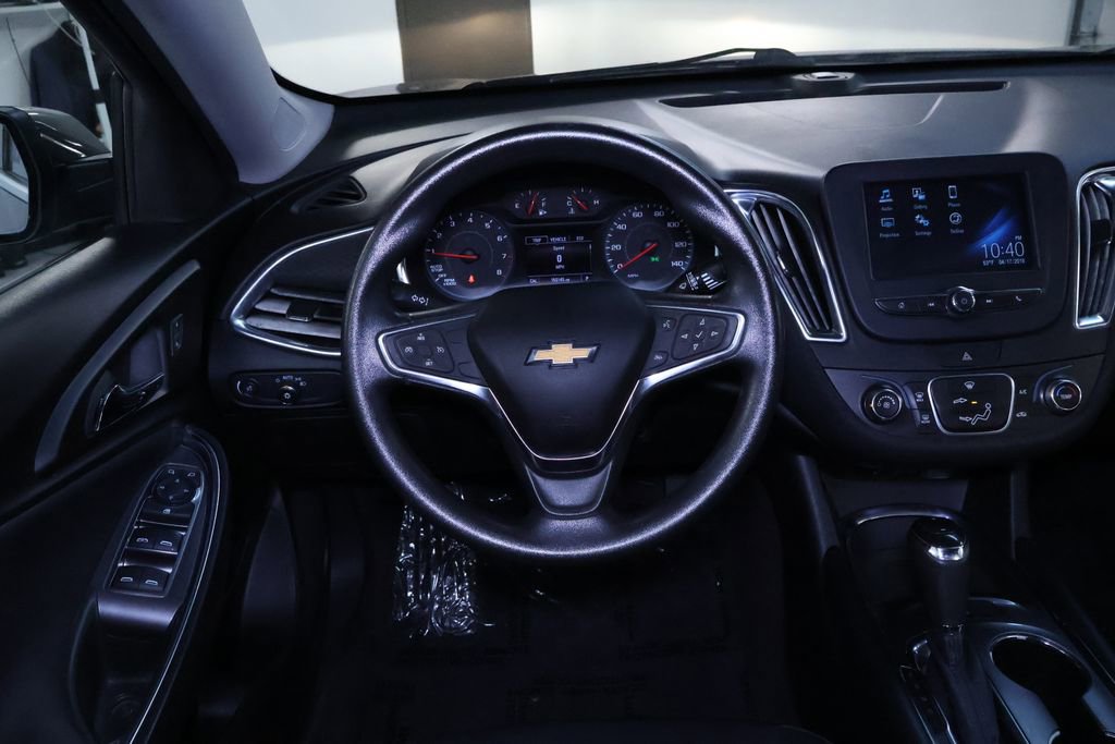 Used 2018 Chevrolet Malibu LT FWD image 17