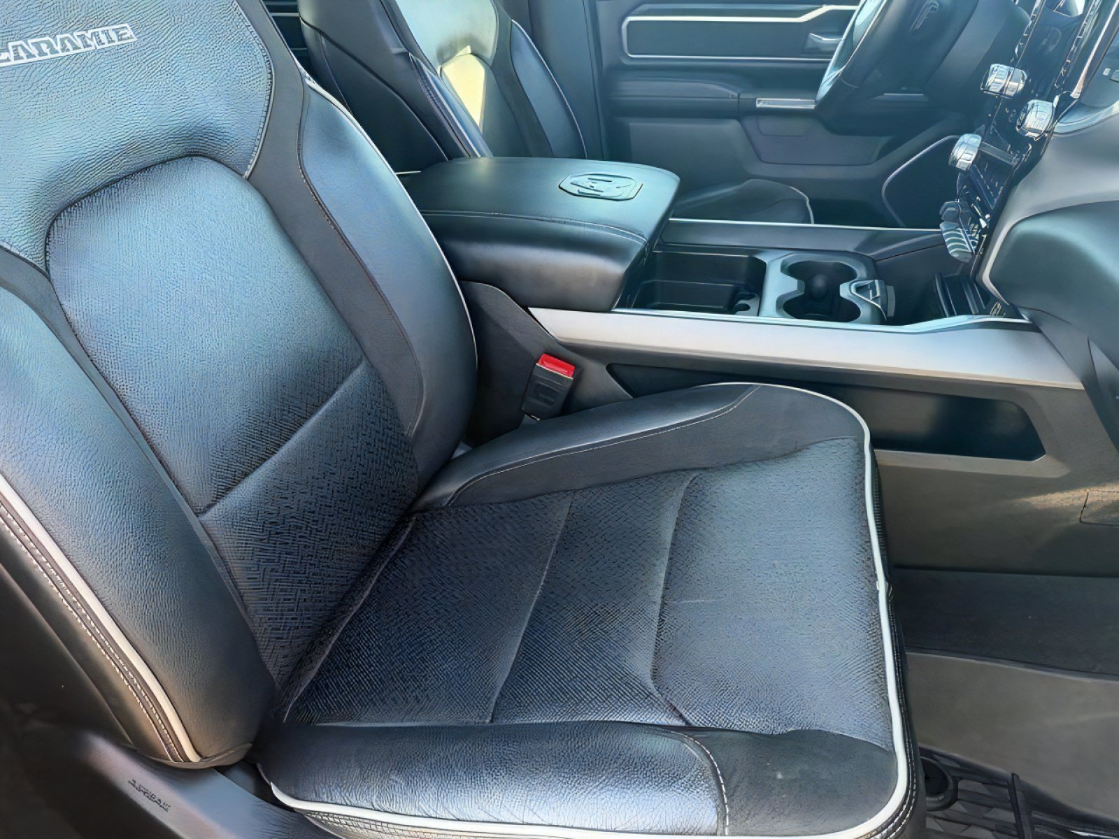 Used 2023 RAM 1500 Laramie AWD/4WD image 10