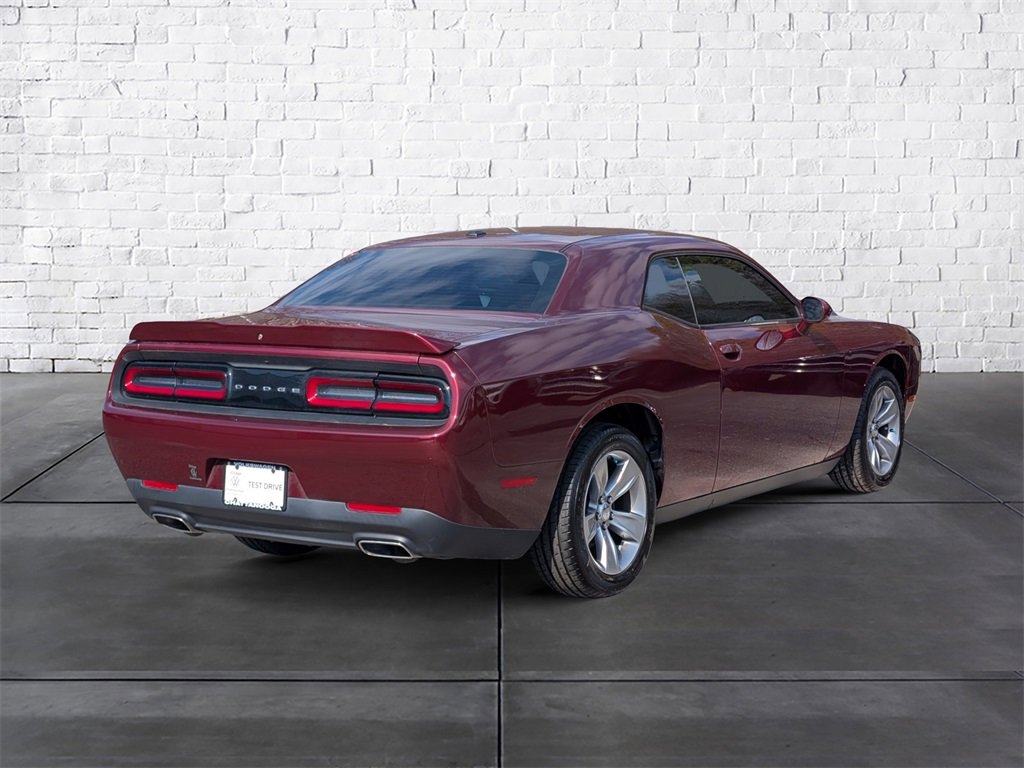 Used 2019 Dodge Challenger SXT image 7