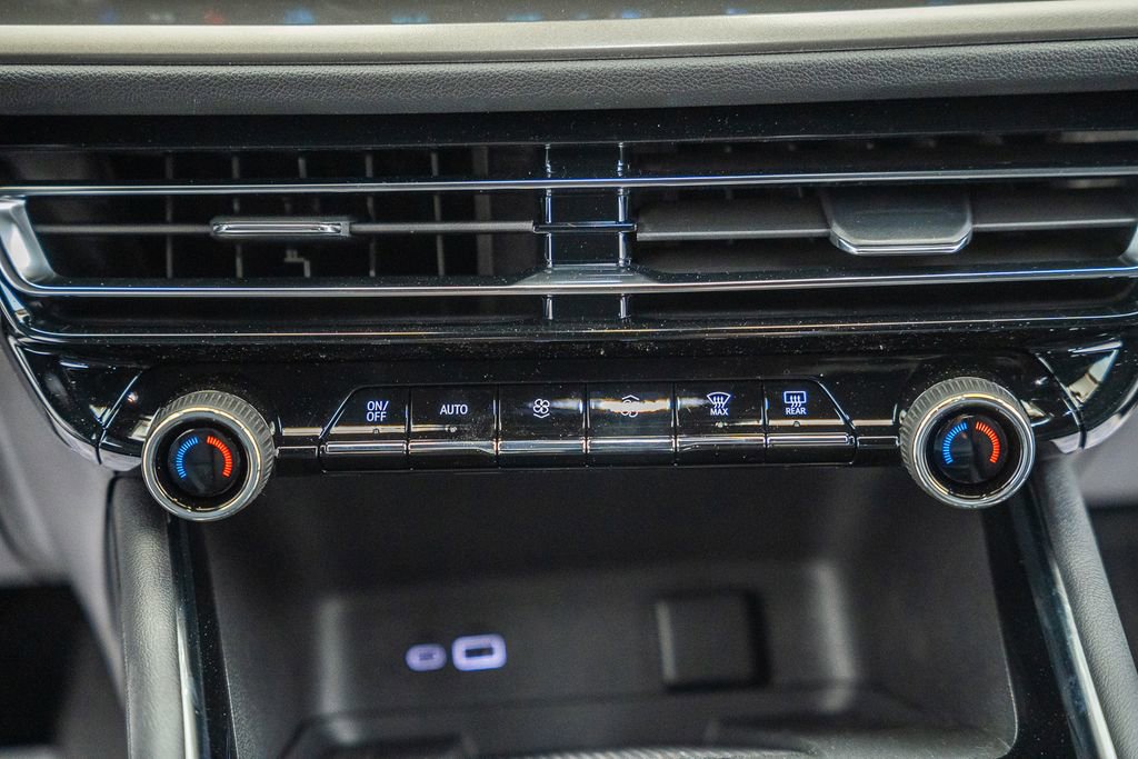 New 2026 Chevrolet Traverse LT w/ Sun and Wheel Package AWD/4WD image 23