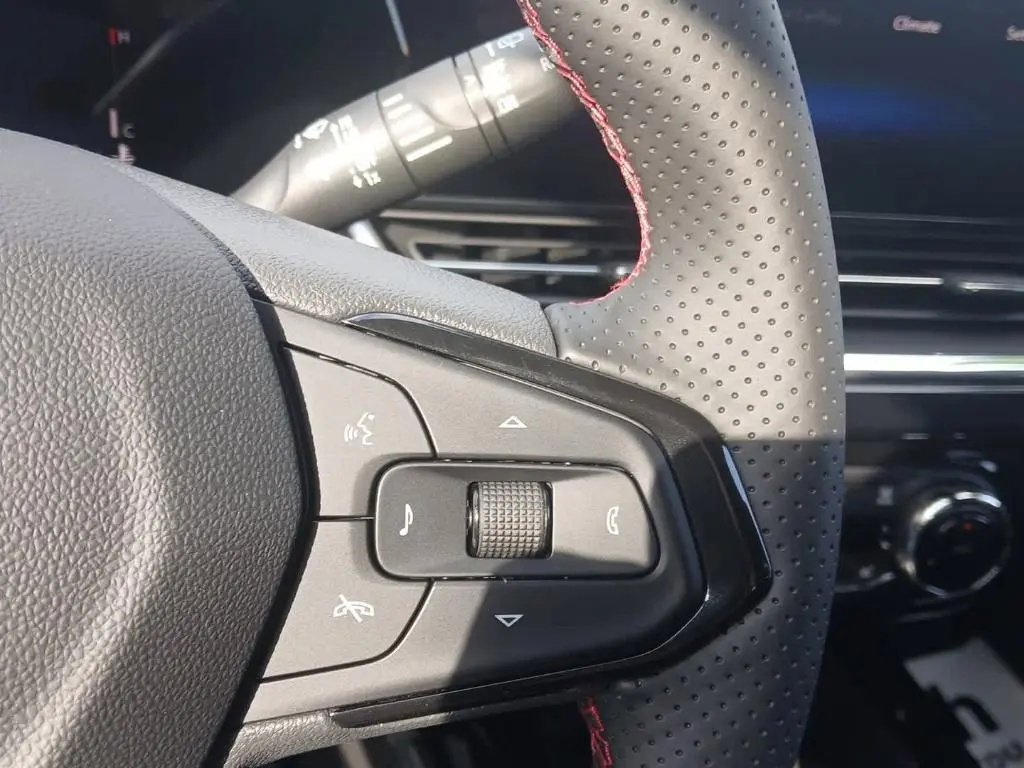 New 2026 Chevrolet Trax RS image 18