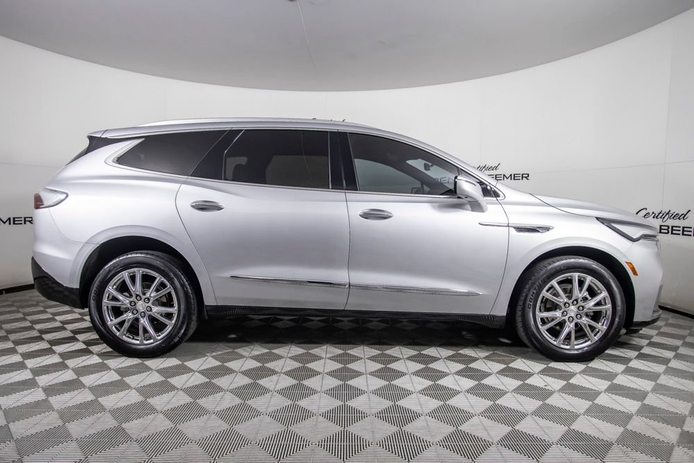 Used 2022 Buick Enclave Premium w/ Surround and Sites Package AWD/4WD image 13