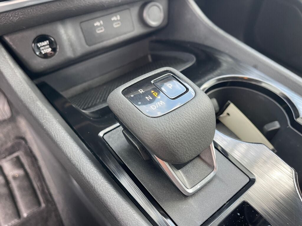 Used 2025 Nissan Rogue SV AWD/4WD image 13