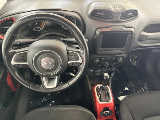 Used 2019 Jeep Renegade Trailhawk w/ Cold Weather Group II AWD/4WD image 27