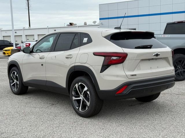 New 2026 Chevrolet Trax RS w/ Sunroof Package FWD image 3