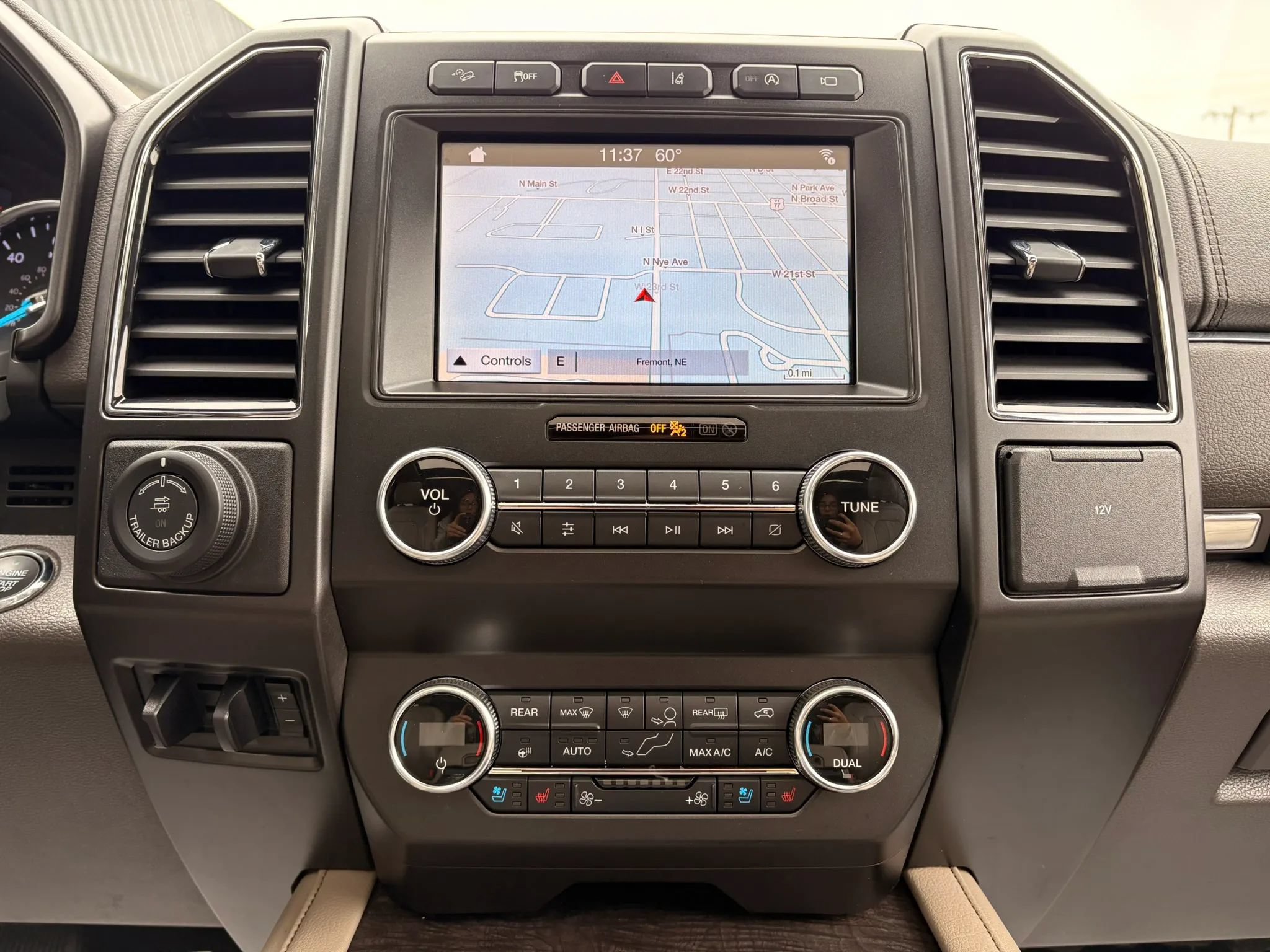 Used 2019 Ford Expedition Limited w/ Special Edition Package AWD/4WD image 20